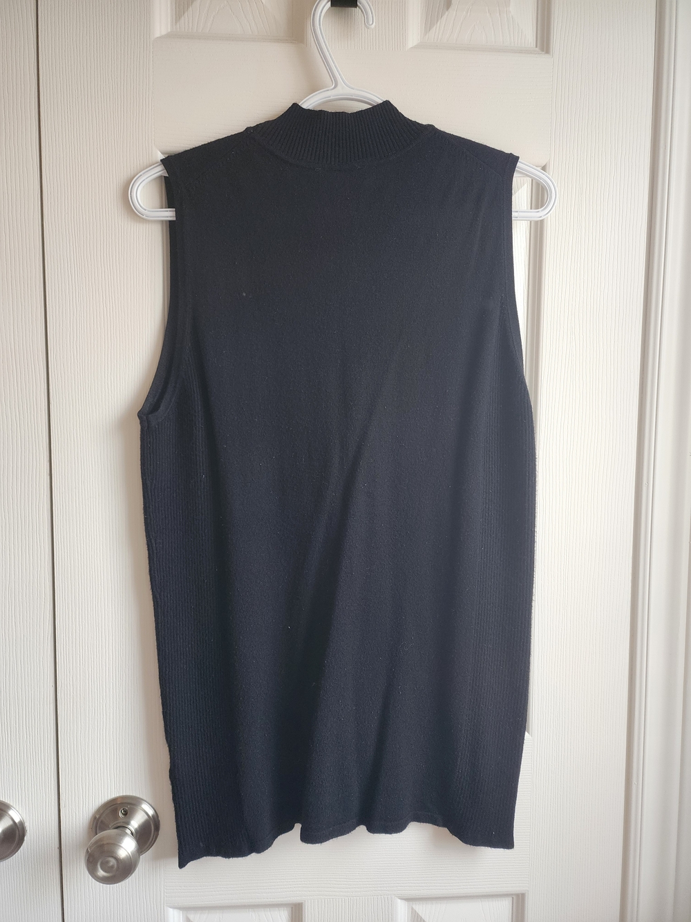 le chateau Black Sleeveless Mock-Neck Knit Shell Sz XXL - Picture 4 of 5